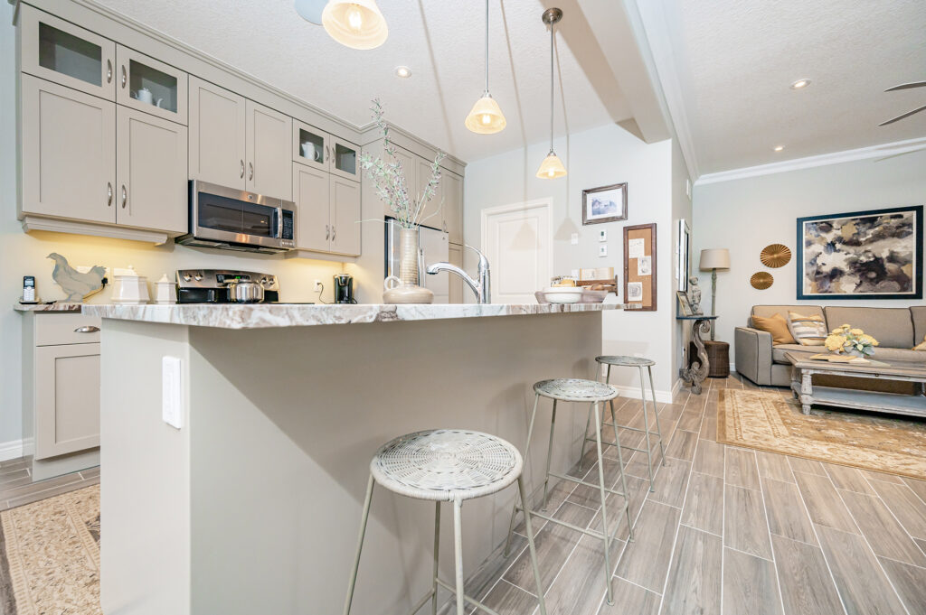 Finoro Homes - Kitchen with breakfast bar